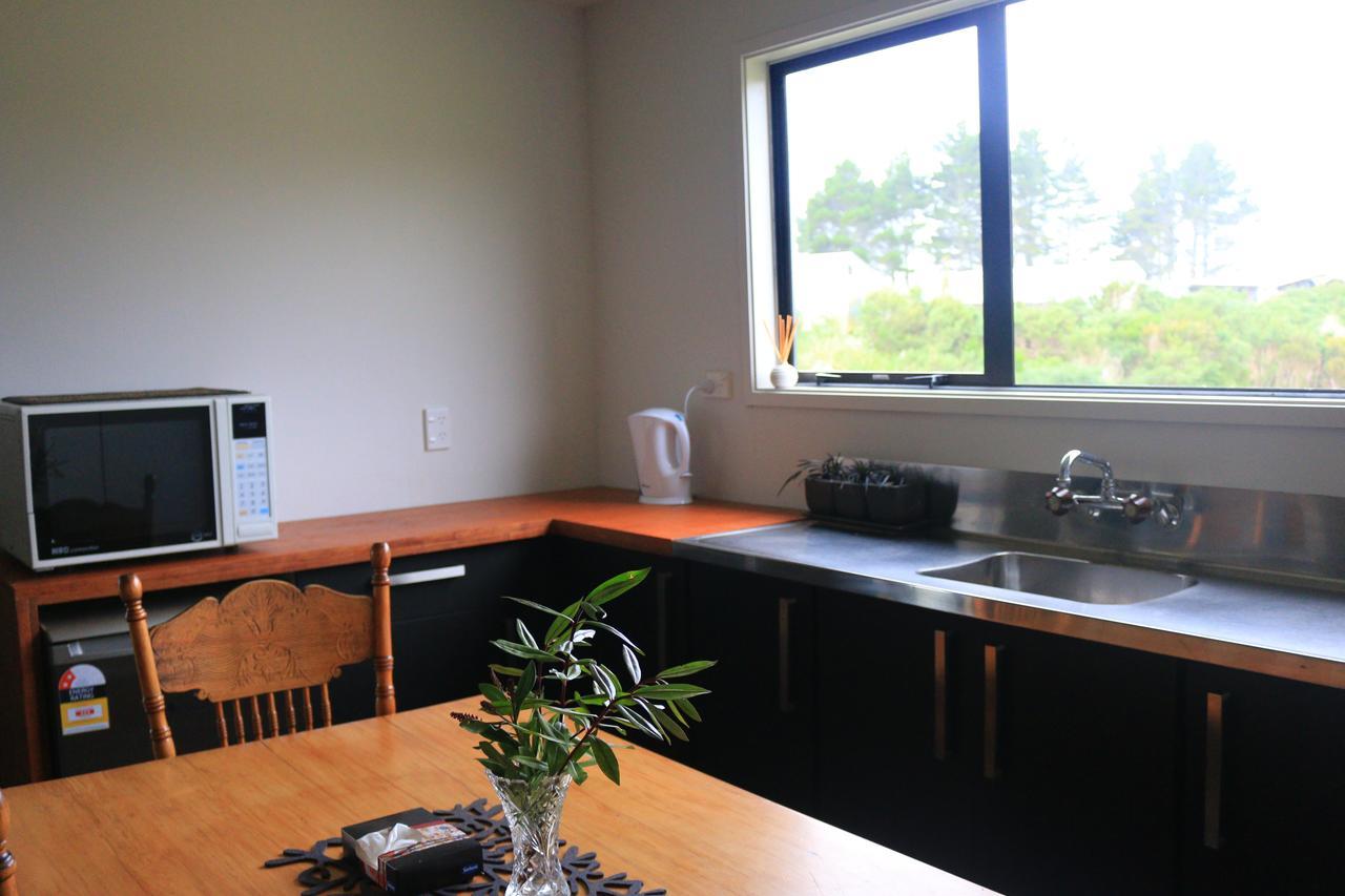 לינה וארוחת בוקר הוקיטיקה Scenic Waterways Retreat מראה חיצוני תמונה